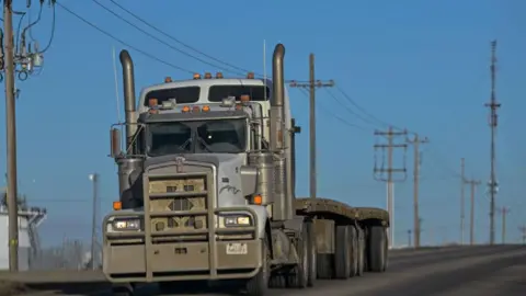 Trucking&rsquo;s uneasy relationship with new tech